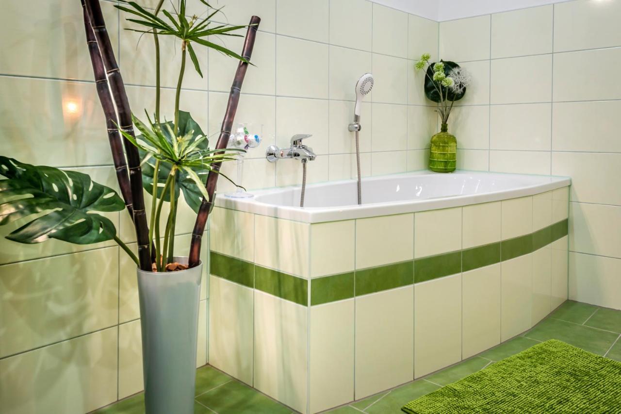 Komfortable Ferienwohnung In Halle Halle  Екстер'єр фото