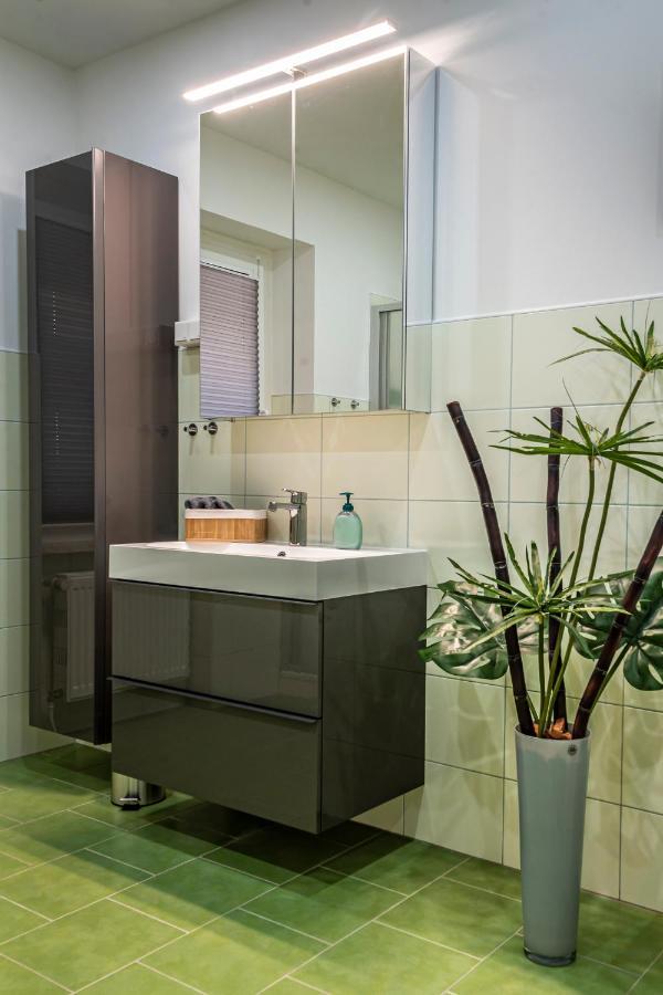 Komfortable Ferienwohnung In Halle Halle  Екстер'єр фото