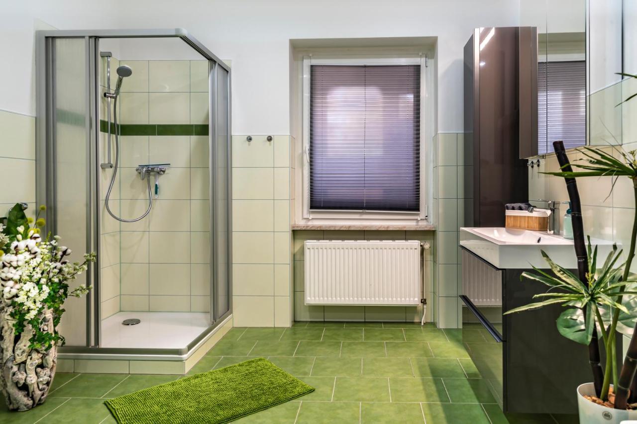 Komfortable Ferienwohnung In Halle Halle  Екстер'єр фото